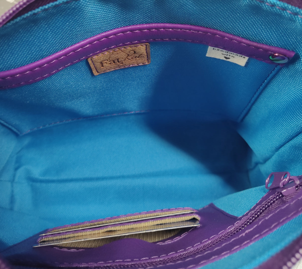 Alyssa Crossbody bag / purry cats