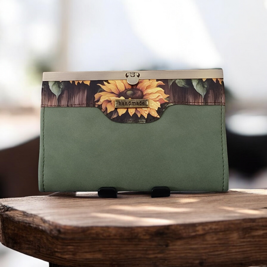 Compact Clutch Wallet